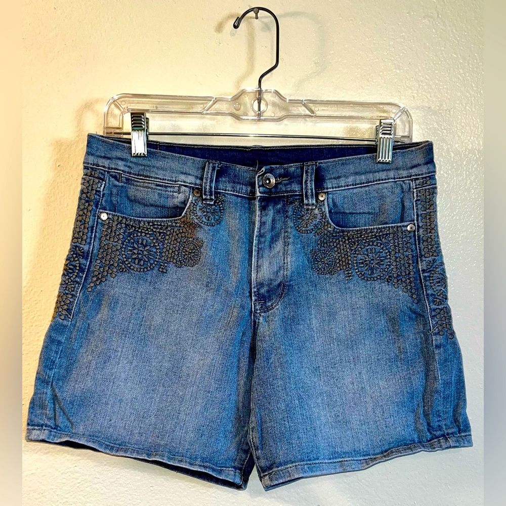 Calvin Klein Blue Jean Shorts with Silver Thread Embroidery Size 8/29